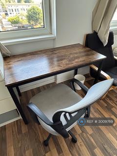 1 bedroom in a flat share to rent, Stebondale Street, London, E14