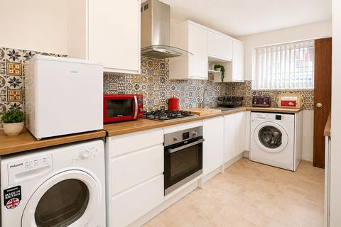 2 bedroom apartment to rent, Wycliffe Court, Urmston, Manchester, M41