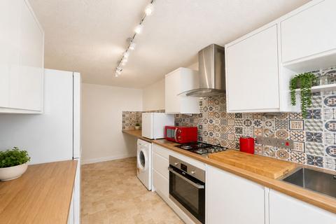 2 bedroom apartment to rent, Wycliffe Court, Urmston, Manchester, M41