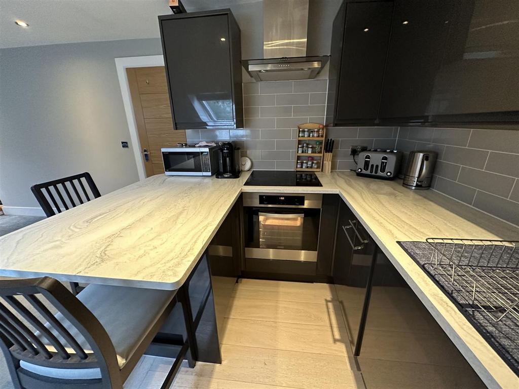 House in Bristol, Windmill Hill, Bedminster - More