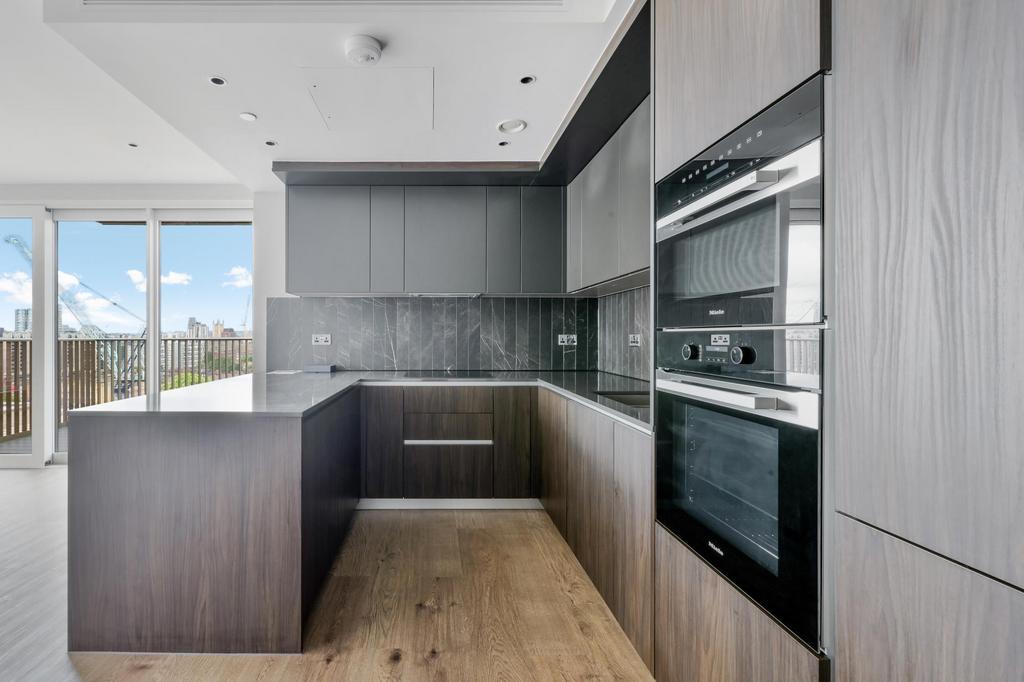 Apartment in London - View 3