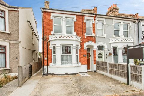 2 bedroom flat for sale, Christchurch Road, SOUTHEND-ON-SEA, Essex, SS2