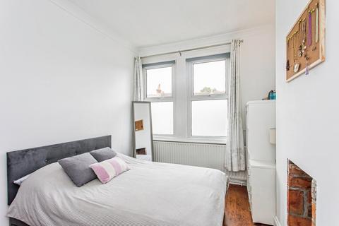 2 bedroom flat for sale, Christchurch Road, SOUTHEND-ON-SEA, Essex, SS2