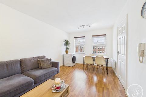 2 bedroom apartment for sale, Whitehall Drive, Wortley, Leeds