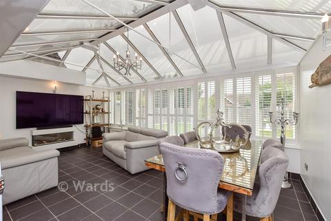 4 bedroom detached house for sale, Kingfisher Close, Iwade ME9