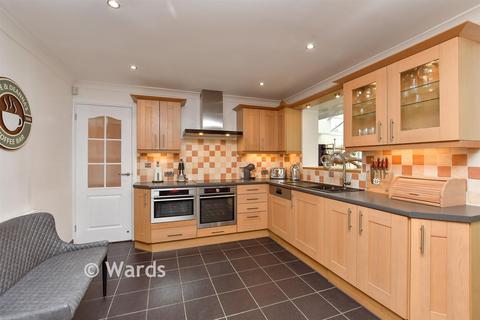 4 bedroom detached house for sale, Kingfisher Close, Iwade ME9