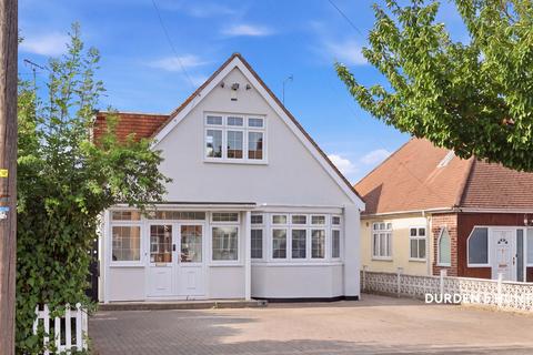 Stradbroke Grove, Ilford IG5