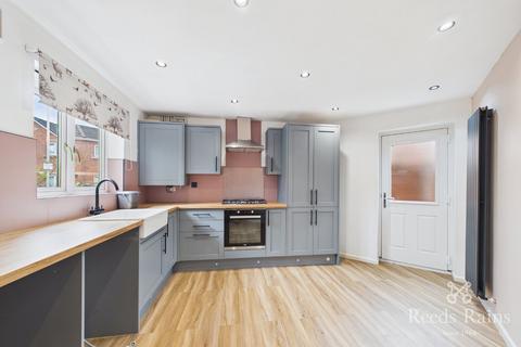 3 bedroom semi-detached house to rent, Warde Street, Manchester M15