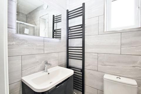 2 bedroom apartment to rent, Oxford Road, Denham, UB9