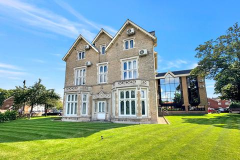 2 bedroom apartment to rent, London Road, Slough, Berkshire, SL3