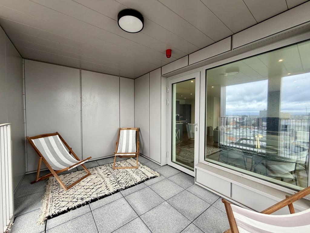 Apartment in Salford - View 5