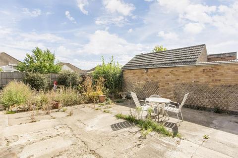 3 bedroom detached bungalow to rent, Stuart Road, Market Harborough