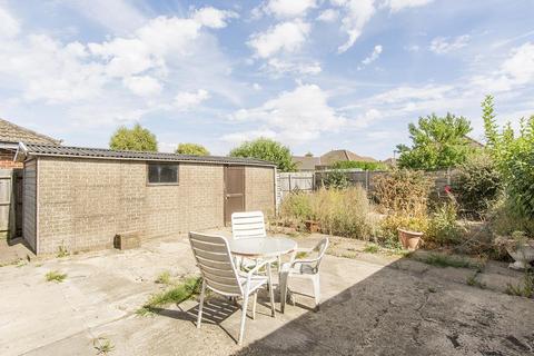 3 bedroom detached bungalow to rent, Stuart Road, Market Harborough