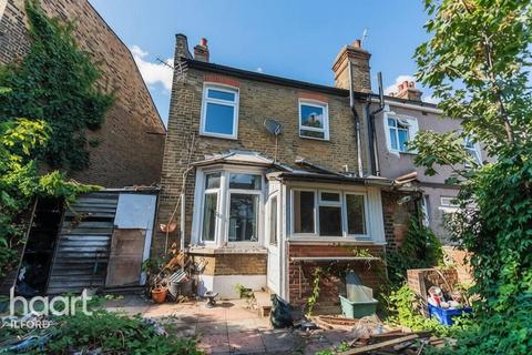 3 bedroom end of terrace house for sale, Windsor Road, Ilford