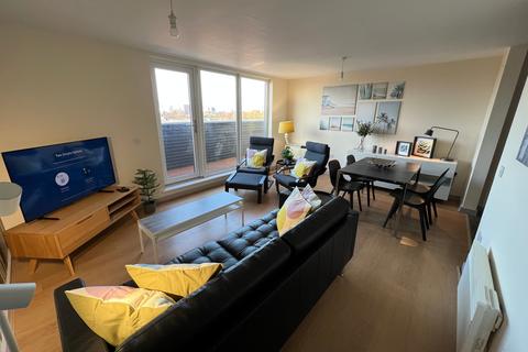 3 bedroom apartment to rent, Hulme High Street, Manchester, M15