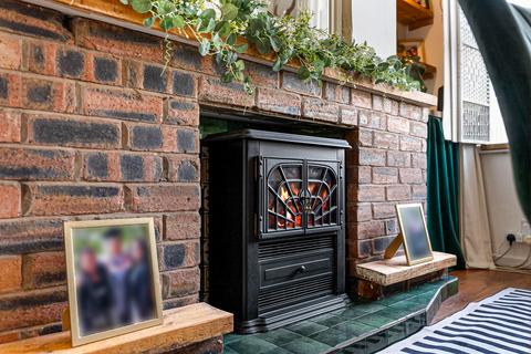 2 bedroom end of terrace house for sale, Marbury Street, Warrington, WA4