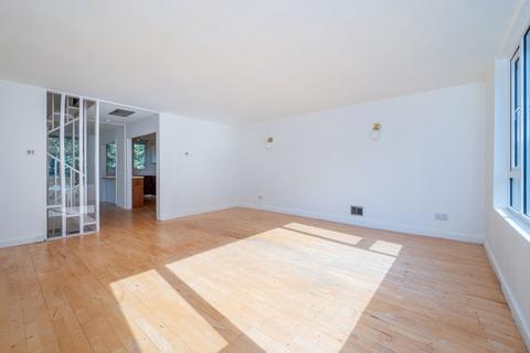 Holders Hill Road, Mill Hill, London, NW4