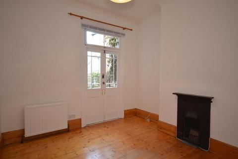 2 bedroom flat to rent, Huntingdon Road, N2