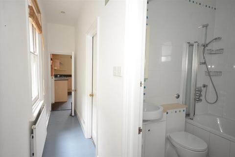 2 bedroom flat to rent, Huntingdon Road, N2