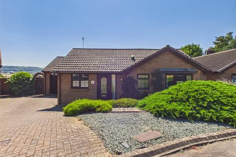 2 bedroom bungalow for sale, Fox Close, Stroud, Gloucestershire, GL5