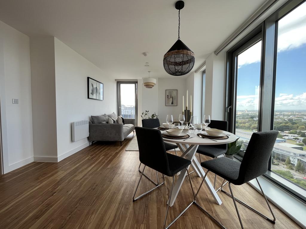 Apartment in Salford, Greater Manchester - View 3