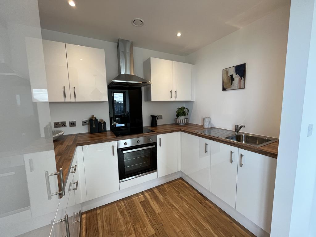 Apartment in Salford, Greater Manchester - View 4