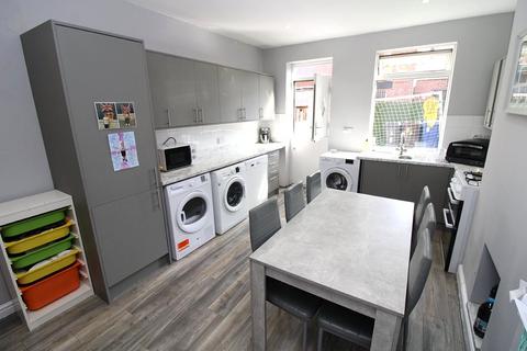 4 bedroom terraced house for sale, Day Street, Barnsley