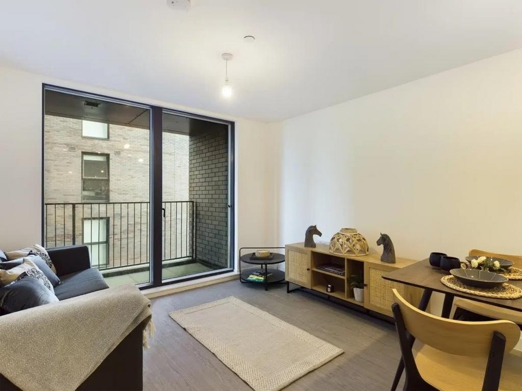 Liverpool Street, Salford M5