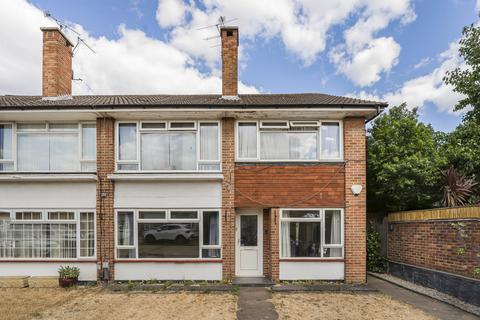2 bedroom maisonette for sale, Oak Grove, Sunbury-on-Thames, Surrey, TW16