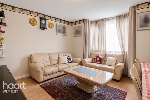 Chantry Crescent, London