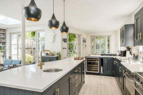 5 bedroom semi-detached house for sale, Killieser Avenue, London SW2