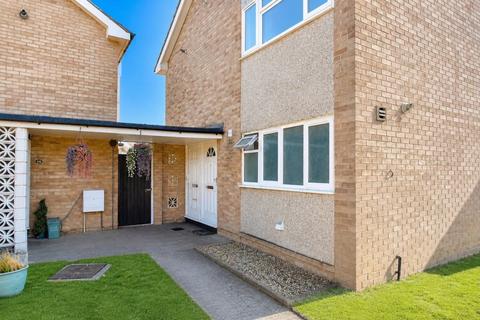 2 bedroom maisonette to rent, Tavistock Walk,, Aylesbury