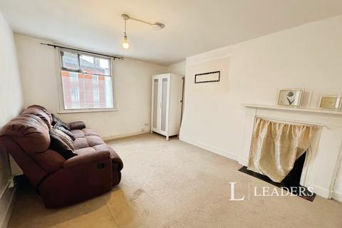 2 bedroom flat to rent, Market Square, Buckingham, Buckinghamshire, MK18