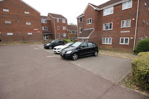 2 bedroom flat to rent, Percy Gardens, Worcester Park KT4