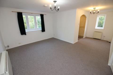 2 bedroom flat to rent, Percy Gardens, Worcester Park KT4