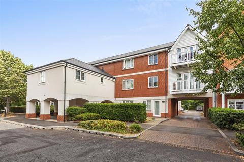 2 bedroom apartment to rent, Chequers Avenue, High Wycombe HP11