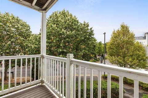 2 bedroom apartment to rent, Chequers Avenue, High Wycombe HP11