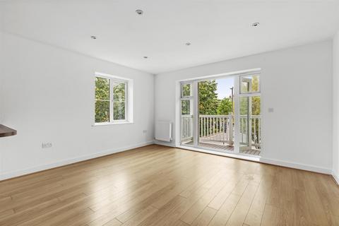2 bedroom apartment to rent, Chequers Avenue, High Wycombe HP11