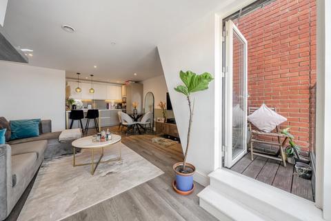 1 bedroom flat for sale, Gaumont Place, Streatham Hill, London, SW2