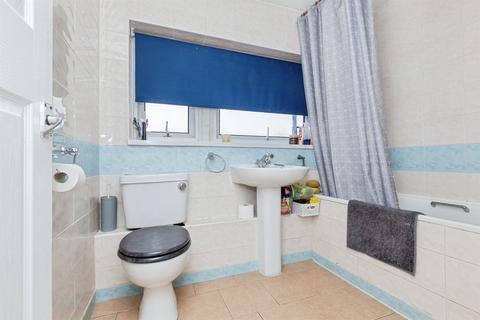 3 bedroom terraced house for sale, Cotswold Green, Leicester