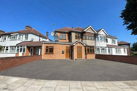 6 bedroom semi-detached house for sale, Morland Gardens, Greater London UB1