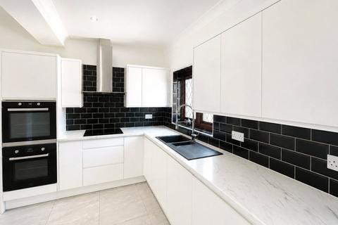 6 bedroom semi-detached house for sale, Morland Gardens, Greater London UB1