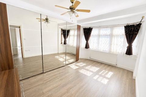 6 bedroom semi-detached house for sale, Morland Gardens, Greater London UB1