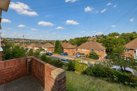 3 bedroom semi-detached house to rent, 3 Bed Semi-Detached, Whitelands Road, High Wycombe, Buckinghamshire, HP12 3EL
