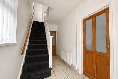 3 bedroom semi-detached house to rent, 3 Bed Semi-Detached, Whitelands Road, High Wycombe, Buckinghamshire, HP12 3EL