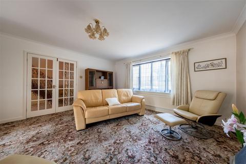 4 bedroom detached house for sale, Beach Road, Northwich CW8