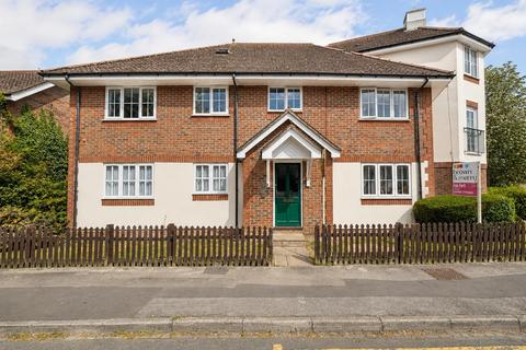 2 bedroom flat to rent, 2 Bed Apartment, Gallows Lane, High Wycombe, HP12 4BP
