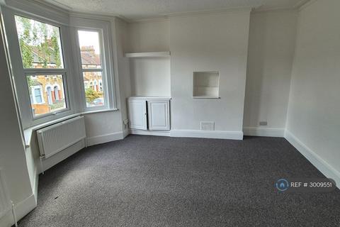 2 bedroom flat to rent, Medusa Road, London, SE6