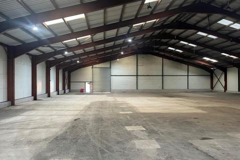 Distribution warehouse to rent, Watton Rd Brill HP18 9UB