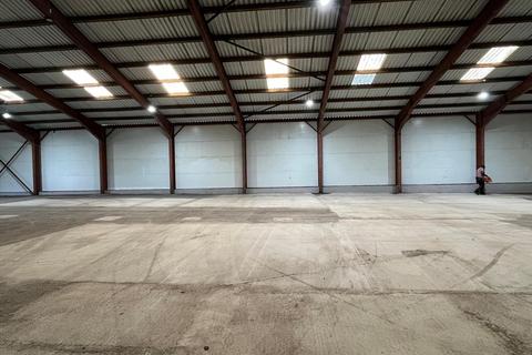 Distribution warehouse to rent, Watton Rd Brill HP18 9UB